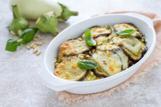 tortino di melanzane con pesto e provola