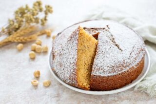 torta alle nocciole e yogurt
