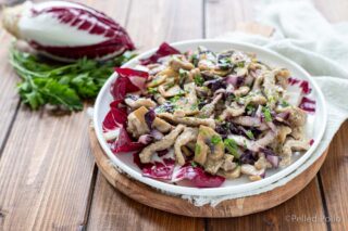 straccetti di manzo con funghi e radicchio