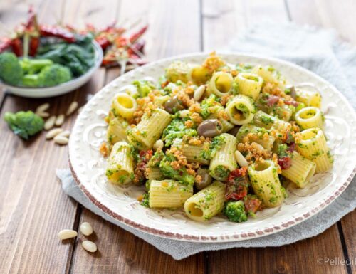 Pasta con broccoli alla siciliana