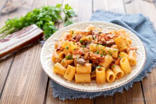 pasta con funghi e pancetta