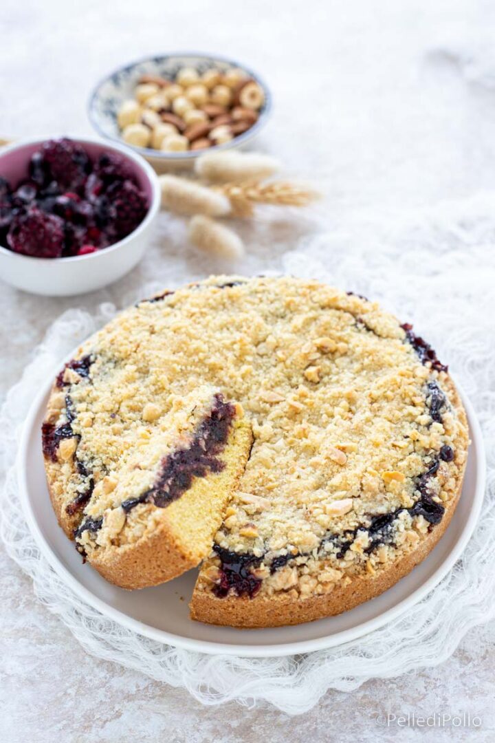 crostata alla confettura con crumble