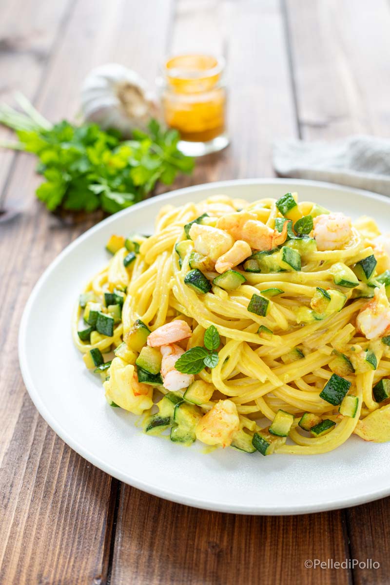 Pasta Gamberi E Zucchine Con Zafferano Semplice E Cremosa