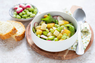 insalata di fave fresche con formaggio