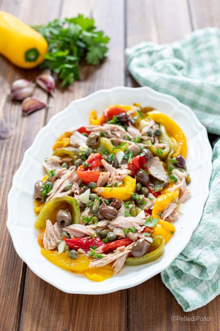 insalata di peperoni, tonno e olive