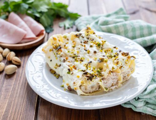 Cannelloni con mortadella e pistacchi