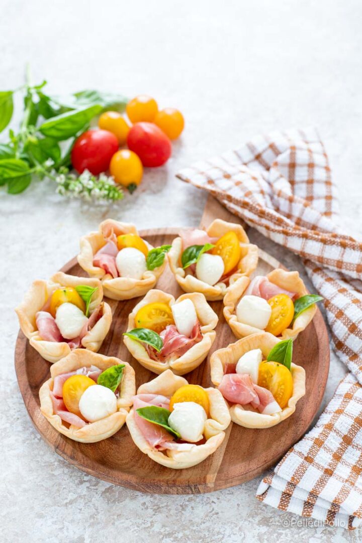 cestini salati con prosciutto pomodori e mozzarella