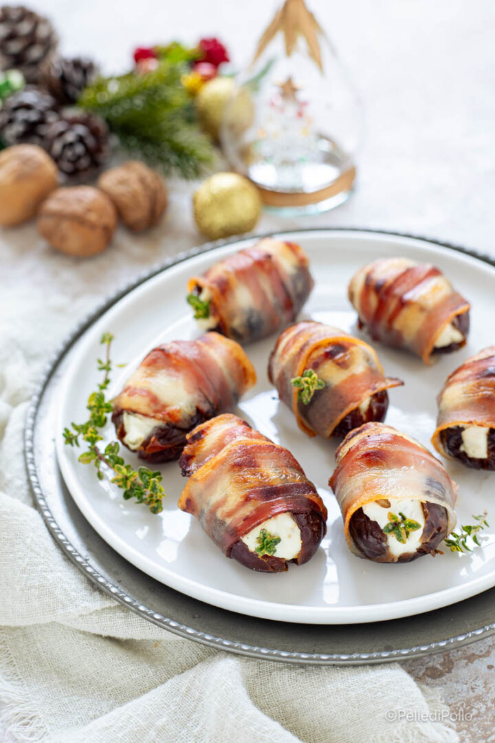 datteri ripieni avvolti con pancetta