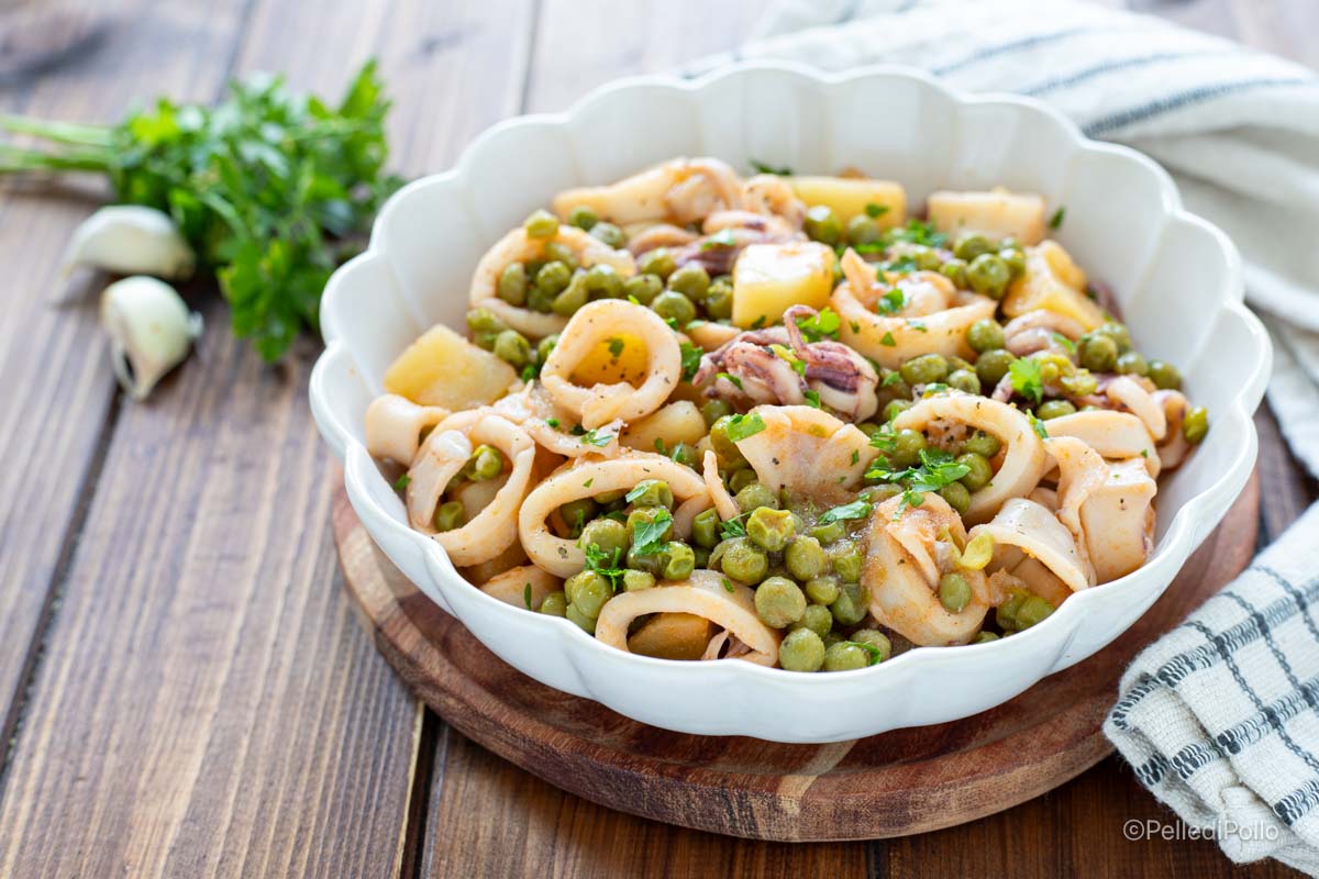 calamari con piselli e patate