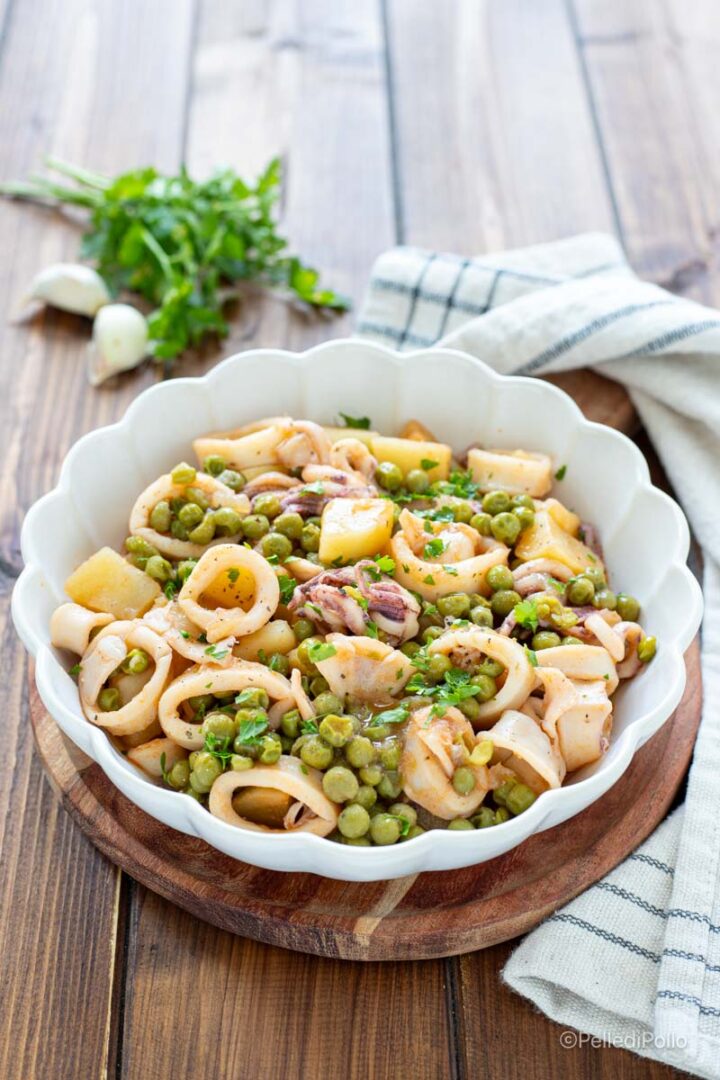 calamari con patate e piselli