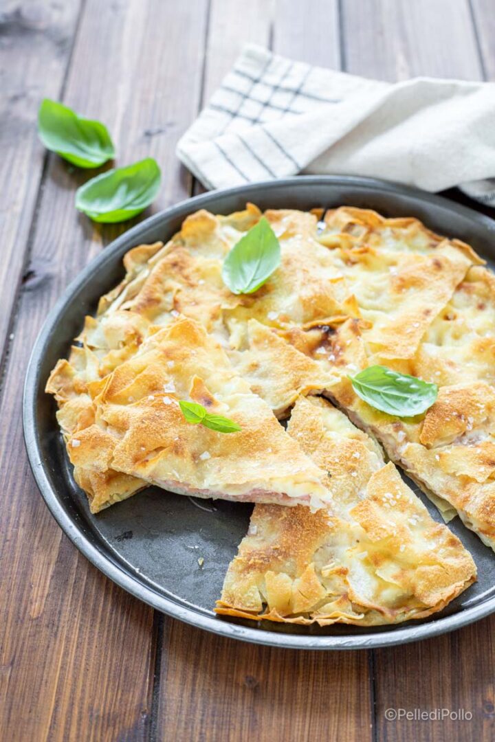 focaccia di recco con pane carasau