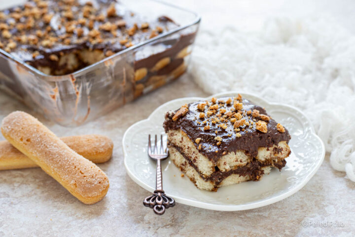 torta fredda con budino e savoiardi
