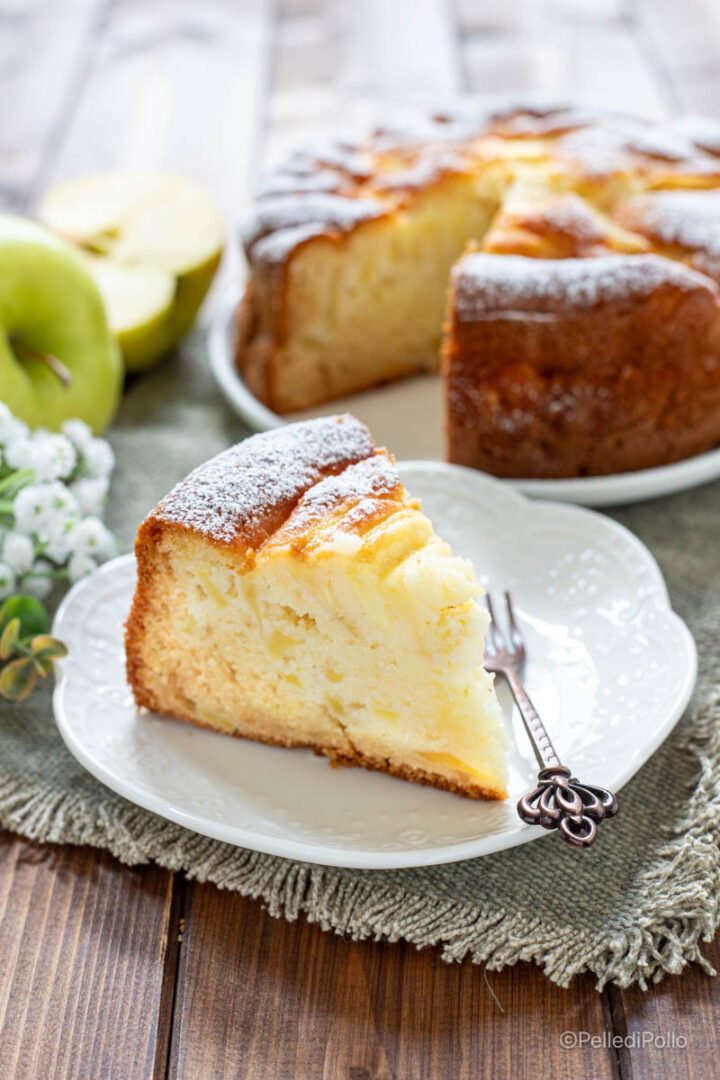 torta soffice alle mele con panna