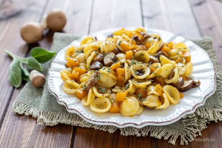 orecchiette con zucca e funghi