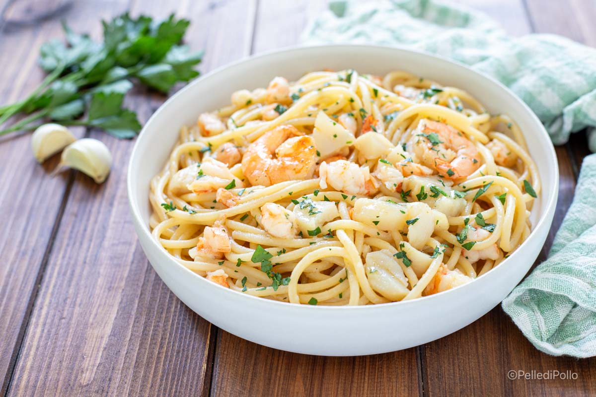 pasta con capesante e gamberi