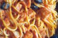 Spaghetti al tonno rosso e olive nere