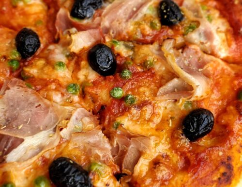 Pizza a lunga lievitazione senza glutine.