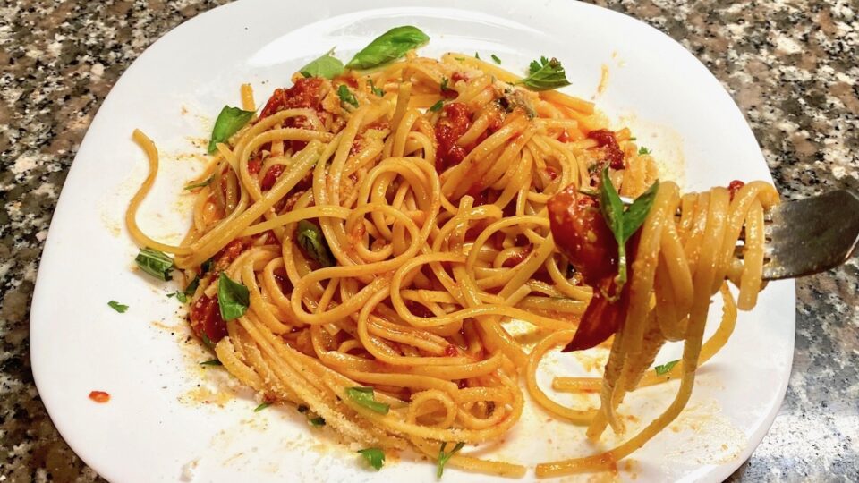 Spaghetti al pomodoro fresco