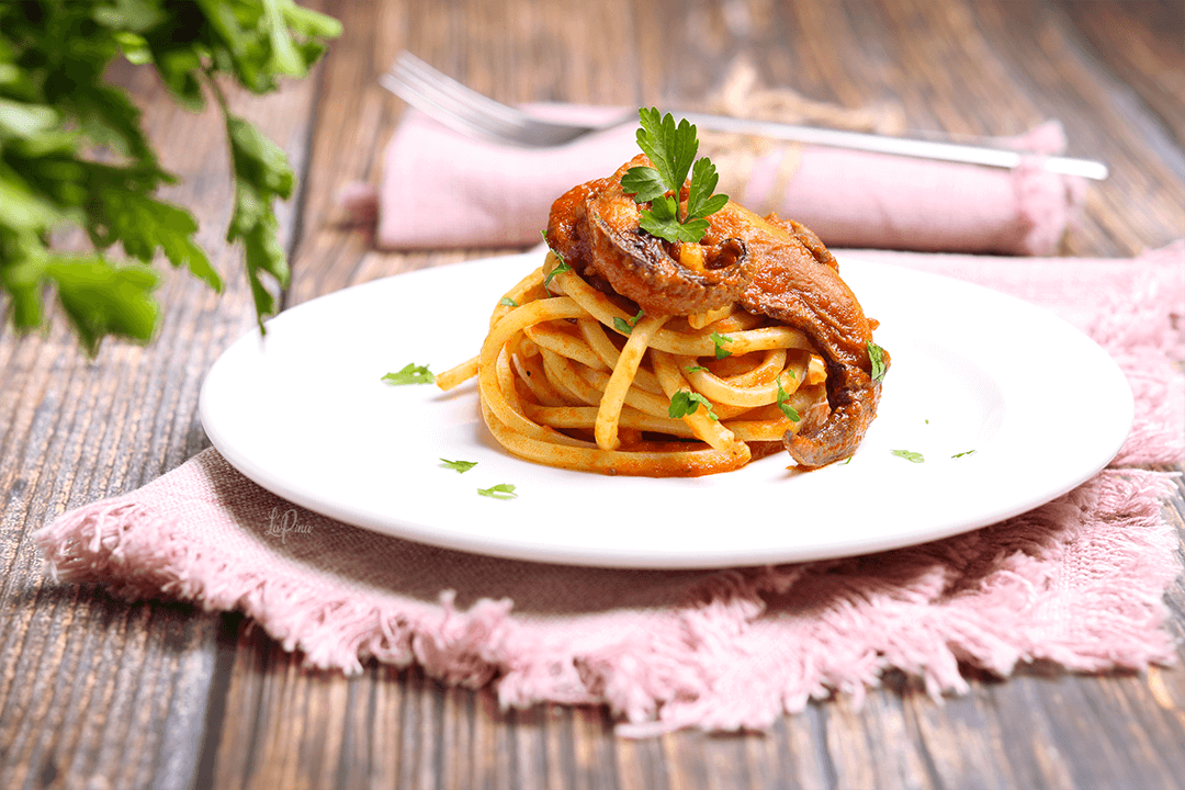 Troccoli Al Sugo Di Seppie Fresche L Apina In Cucina