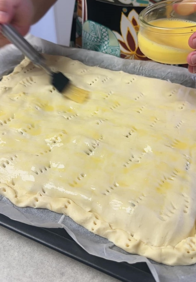 sfogliata tonno e cipolle