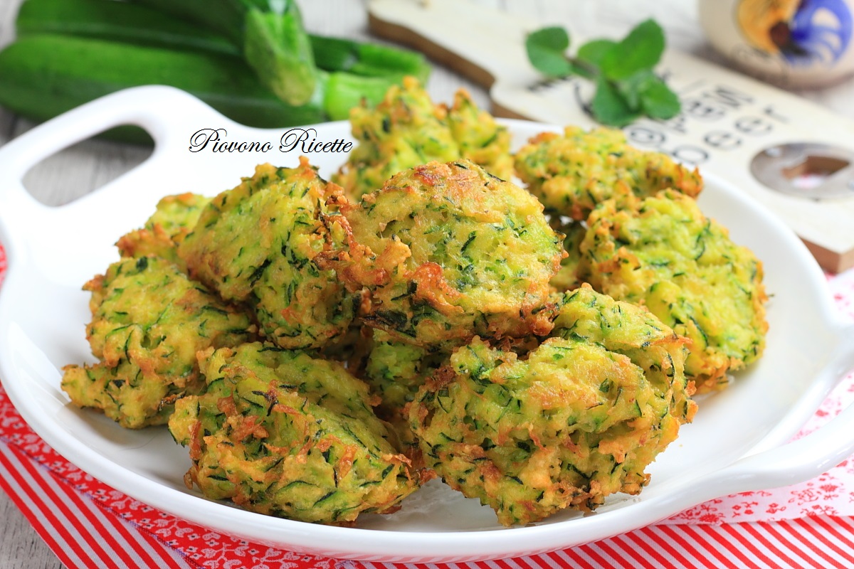 Frittelle di zucchine - golosi bocconcini croccanti fuori e morbidi all ...