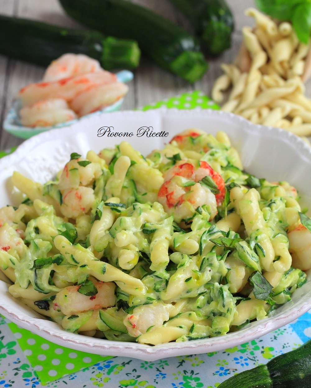Pasta zucchine e gamberi - cremosa, ghiotta e saporita - Piovono Ricette