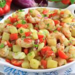 insalata di patate con gamberi e peperoni