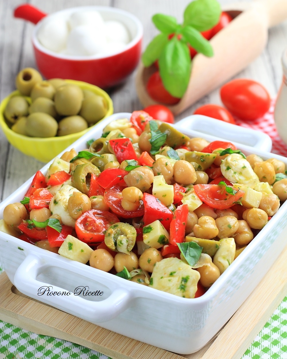 Insalata di ceci estiva - fresca, sfiziosa e si prepara in un attimo!