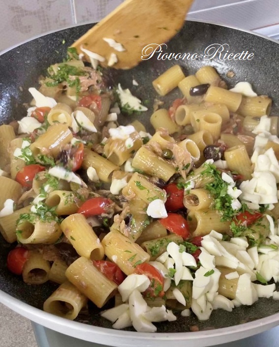 pasta con tonno e mozzarella