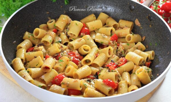 Pasta con tonno e mozzarella