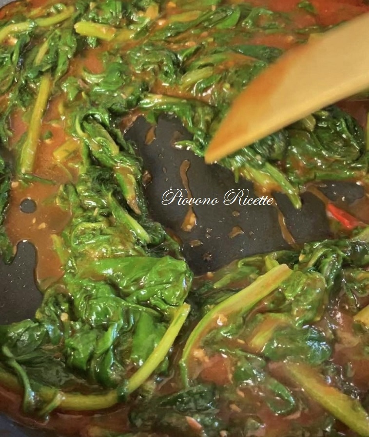 uova con bietole al pomodoro