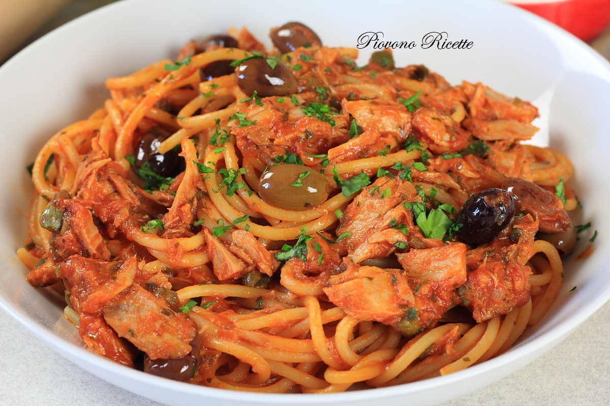 Spaghetti al tonno - Piovono Ricette