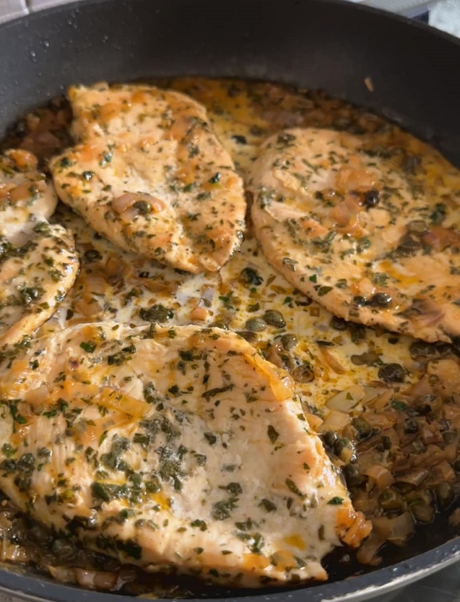 pollo marinato alle erbe e scalogno