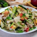 insalata con zucchine pesche e tacchino