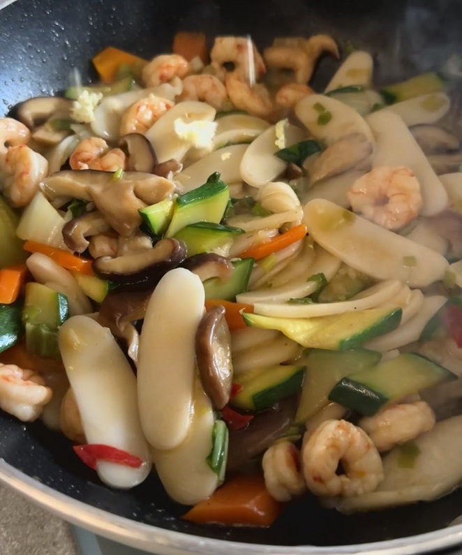 gnochi di riso con gamberi e verdure