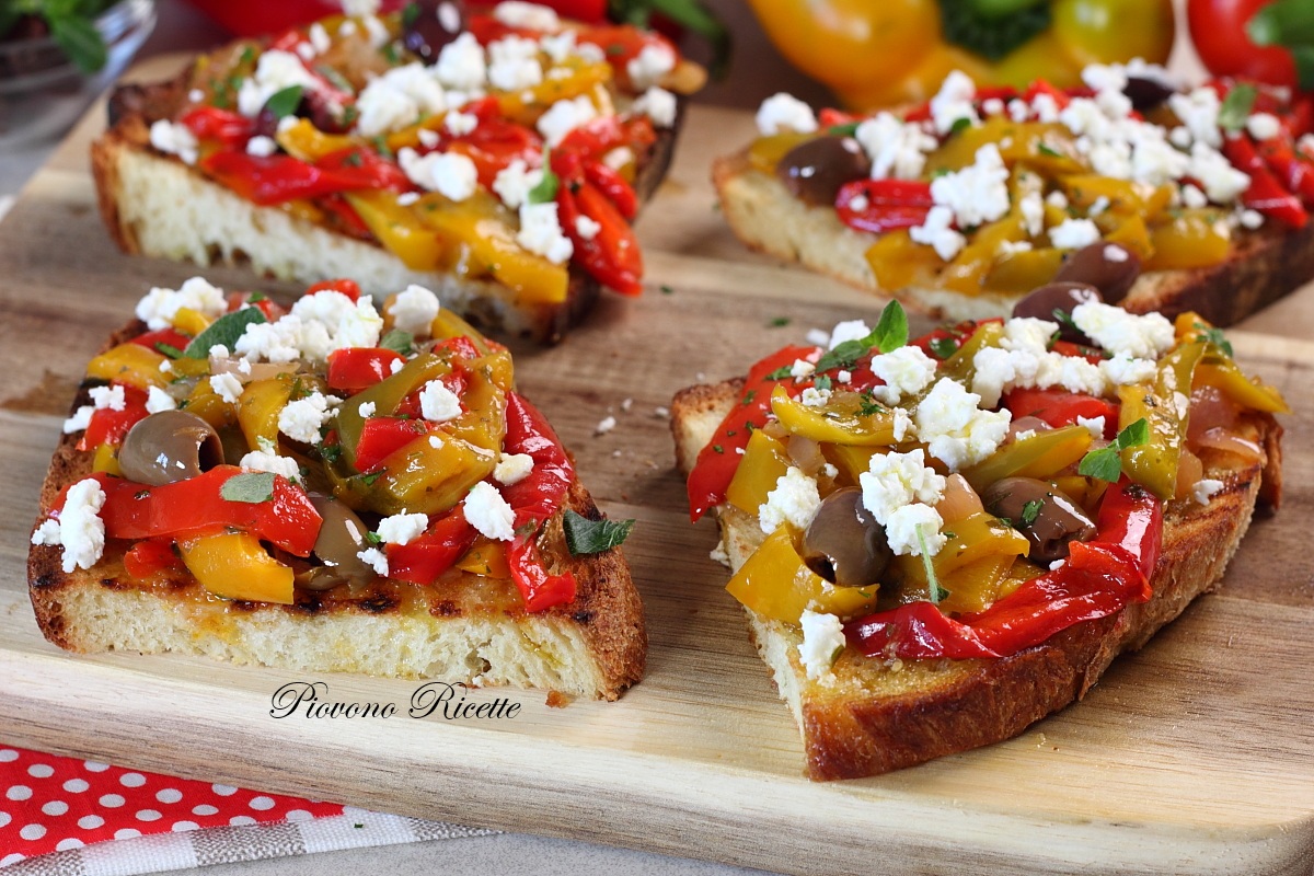 bruschette con peperoni in agrodolce
