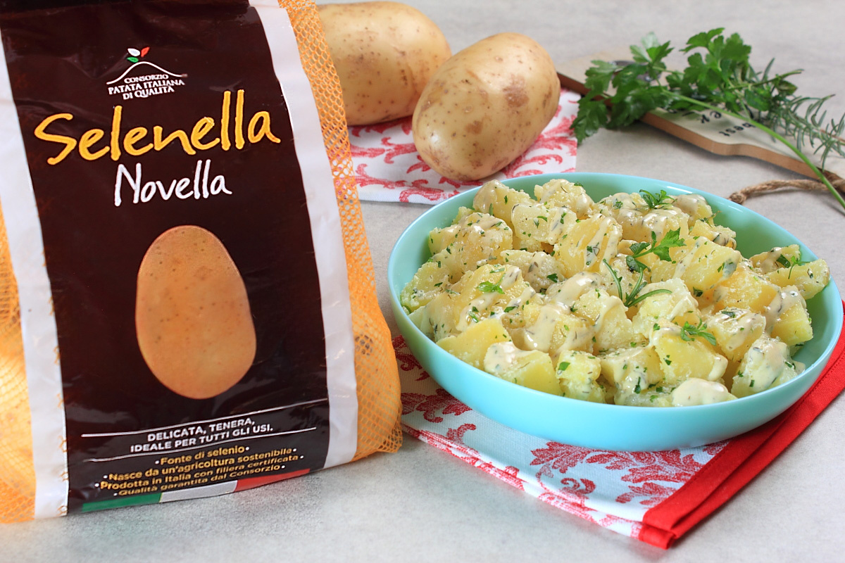 Insalata di patate con salsa allo yogurt