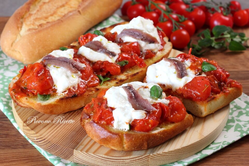 crostoni con pomodori scattarisciati