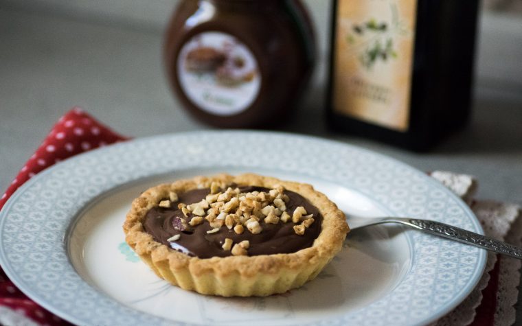 Crostatine con crema alle nocciole, che resta morbida Crostatine con crema alle nocciole, che resta morbida