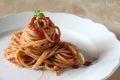 Spaghetti al sugo di Pomodoro e Acciughe