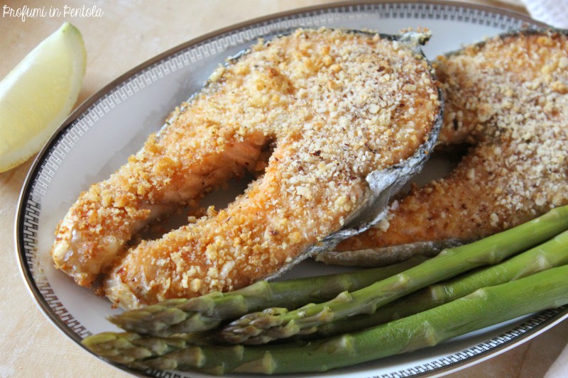 Salmone in crosta di nocciole