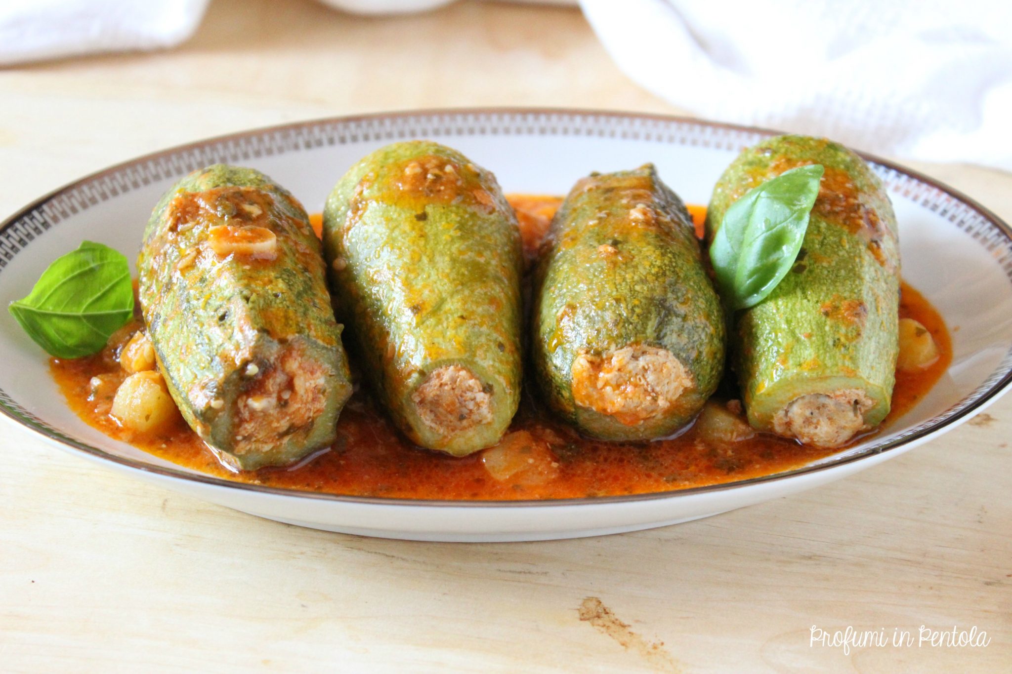 Zucchine ripiene di Carne - Ricetta semplice - Profumi in Pentola