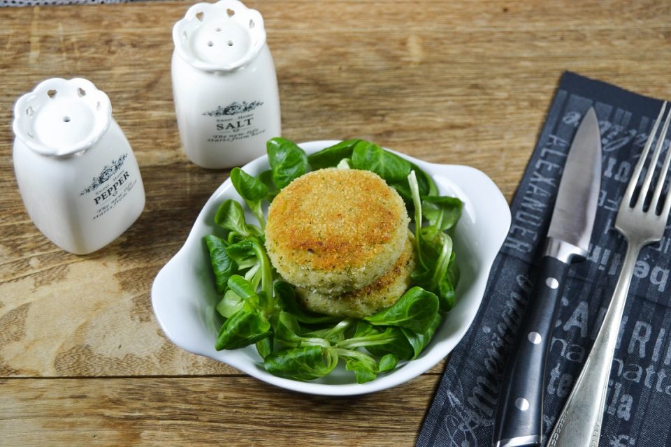 La foto raffigurante i mini hamburger con broccoletti e topinambur