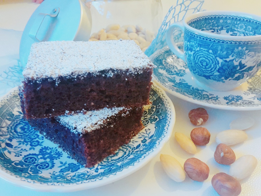 torta morbida di nocciole e mandorle