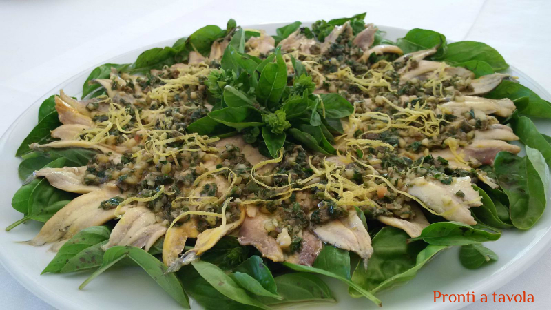 Alici erbe aromatiche e mandorle