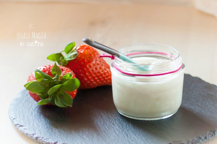 Yogurt fatto in casa senza yogurtiera