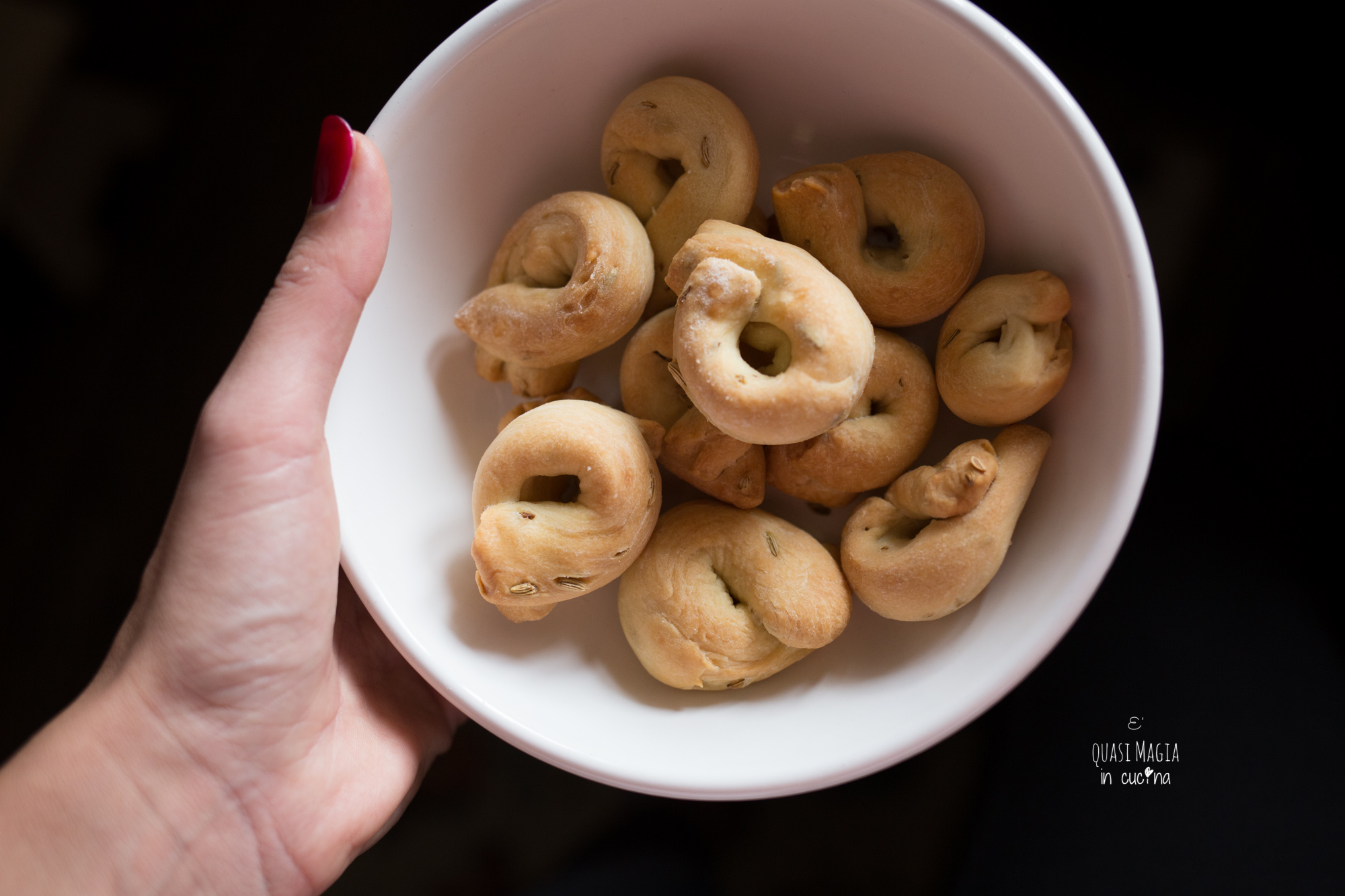 Taralli ai semi di finocchio senza bollitura