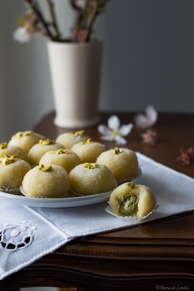 Dolcetti di mandorla al pistacchio