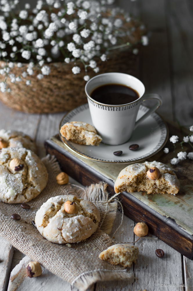Biscotti morbidi nocciola e caffè