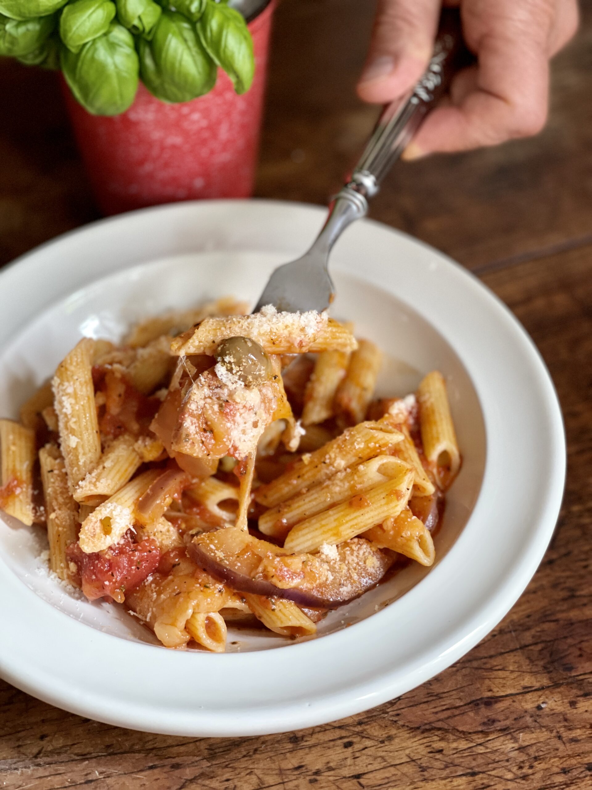 Pasta con sugo di melanzane